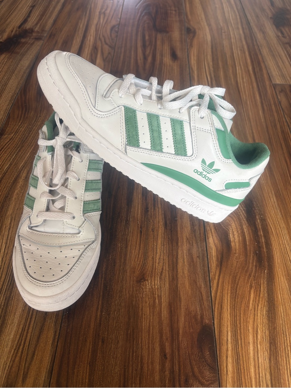 adidas men’s White and Green Retro Court Sneakers
